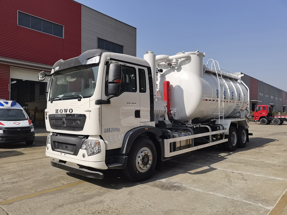 6X4重汽豪沃吸收压送车